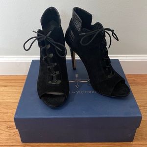 Pour la victoire heels